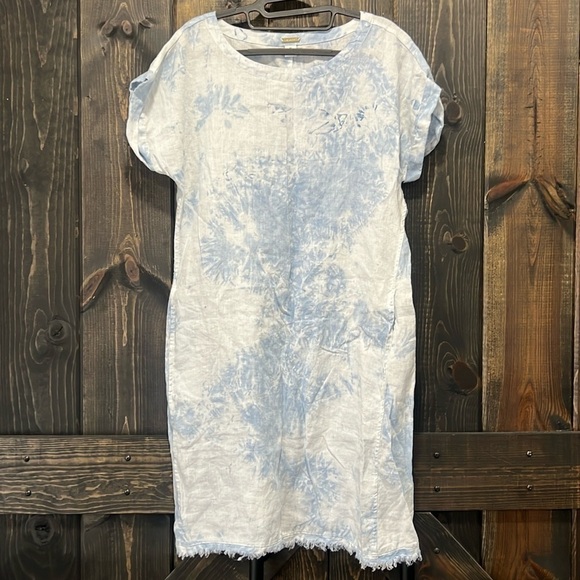 Magaschoni Dresses & Skirts - Magaschoni Cloudy Tie Dye‎ Dress M Blue White Frayed Raw Hem Boho Cuffed Short